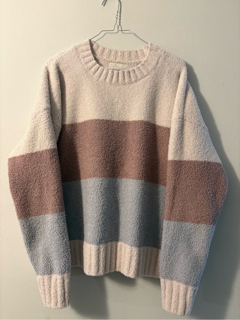 4 Sweater Bundle - Picture 1 of 8